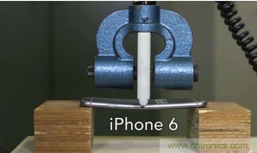 變彎的iPhone 6嚇壞了不少小朋友