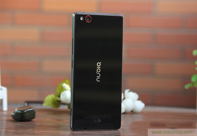 無邊框的 nubia Z9 ，一款既有驚喜，又有驚艷的智能手機